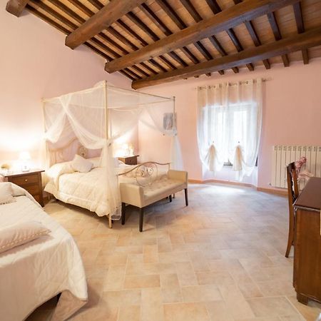 Albergo La Loggia Di San Martino Gualdo Tadino Εξωτερικό φωτογραφία
