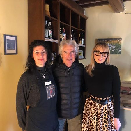 Albergo La Loggia Di San Martino Gualdo Tadino Εξωτερικό φωτογραφία
