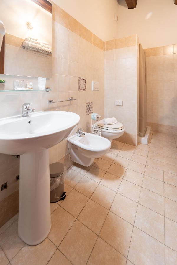 Albergo La Loggia Di San Martino Gualdo Tadino Εξωτερικό φωτογραφία