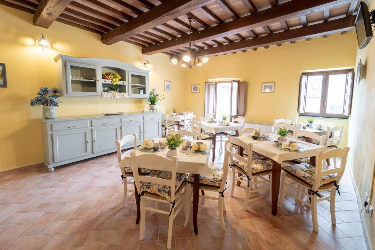 Albergo La Loggia Di San Martino Gualdo Tadino Εξωτερικό φωτογραφία