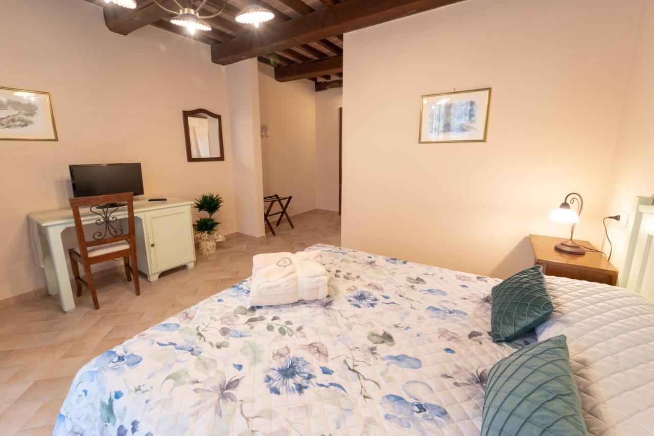 Albergo La Loggia Di San Martino Gualdo Tadino Εξωτερικό φωτογραφία