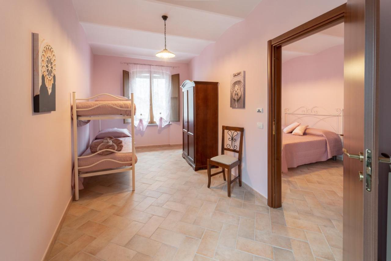 Albergo La Loggia Di San Martino Gualdo Tadino Εξωτερικό φωτογραφία