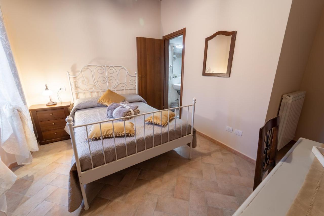 Albergo La Loggia Di San Martino Gualdo Tadino Εξωτερικό φωτογραφία