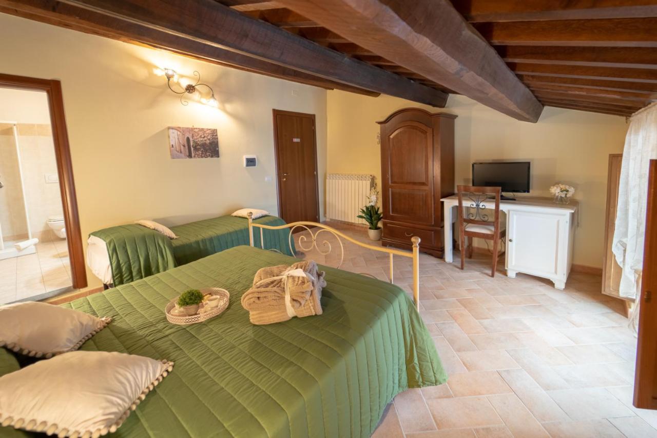 Albergo La Loggia Di San Martino Gualdo Tadino Εξωτερικό φωτογραφία