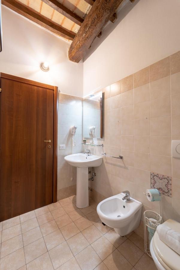 Albergo La Loggia Di San Martino Gualdo Tadino Εξωτερικό φωτογραφία