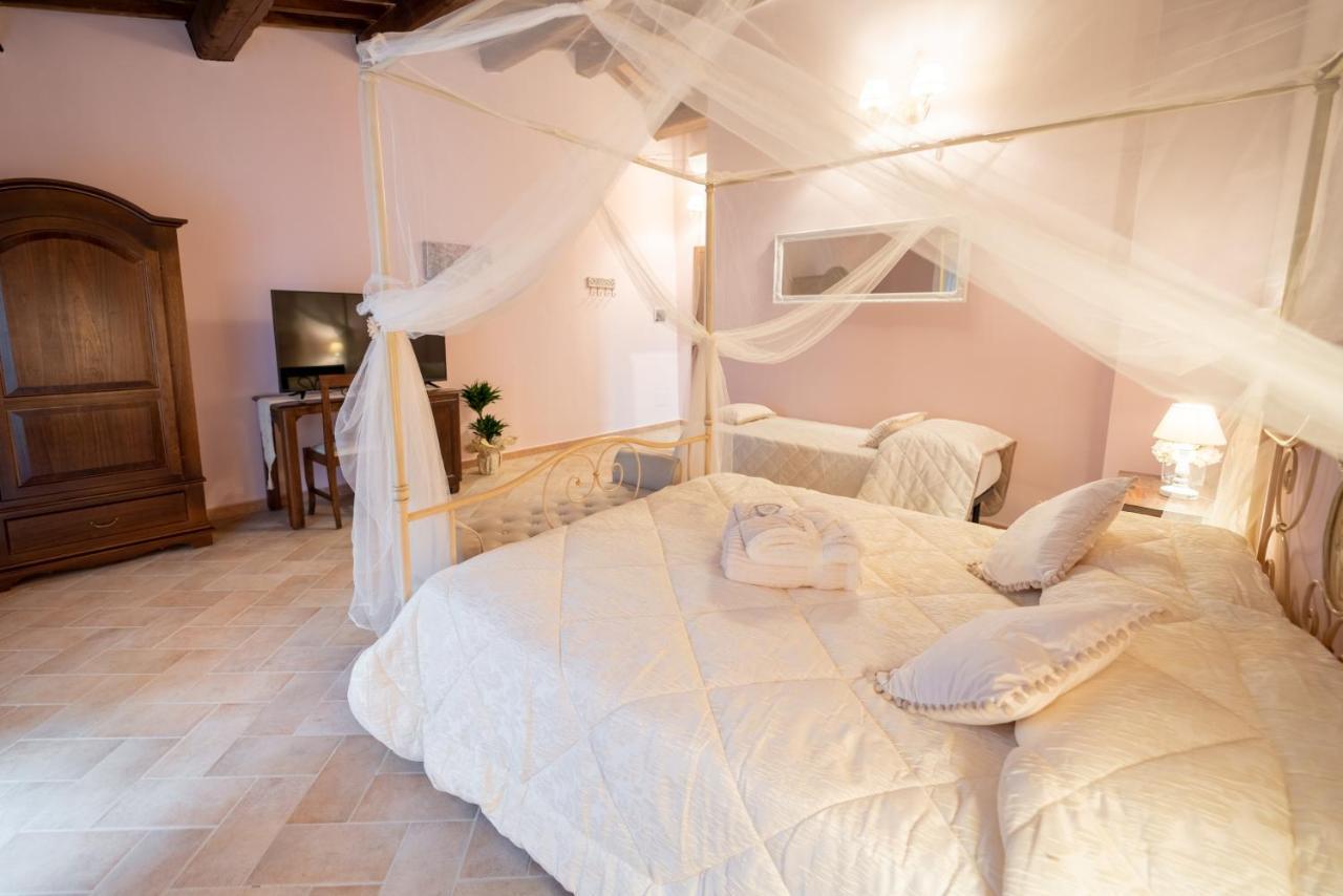 Albergo La Loggia Di San Martino Gualdo Tadino Εξωτερικό φωτογραφία