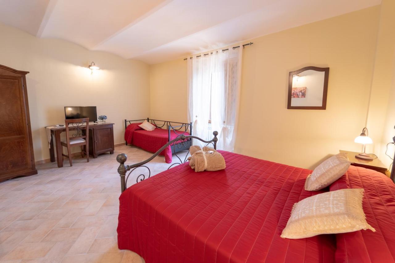 Albergo La Loggia Di San Martino Gualdo Tadino Εξωτερικό φωτογραφία