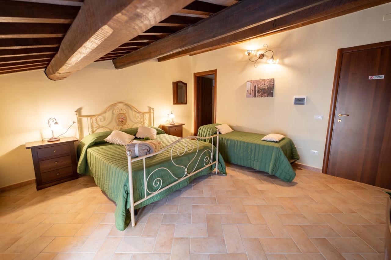 Albergo La Loggia Di San Martino Gualdo Tadino Εξωτερικό φωτογραφία