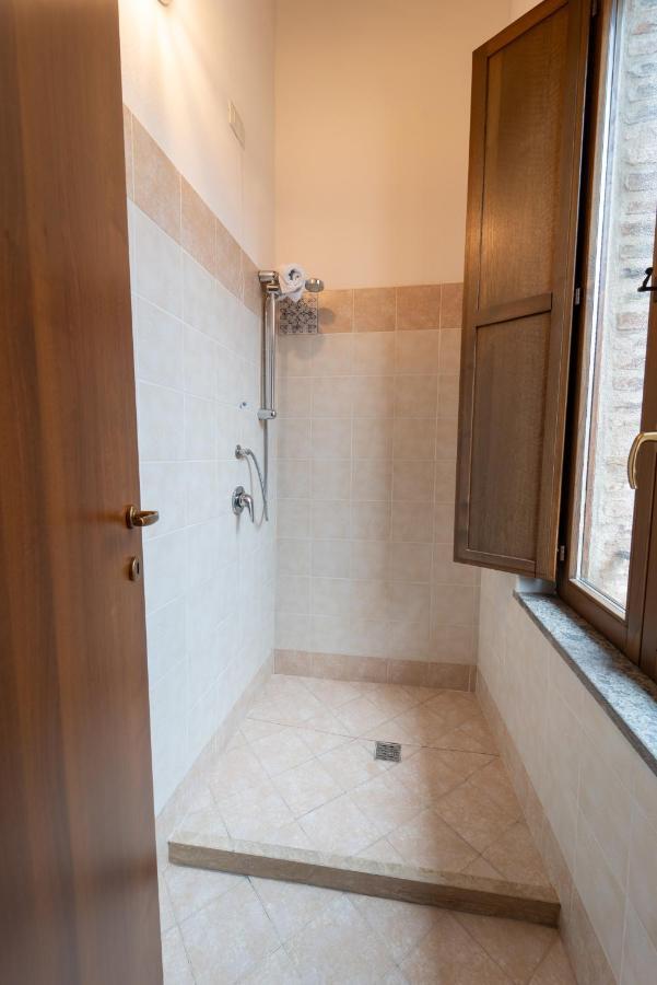 Albergo La Loggia Di San Martino Gualdo Tadino Εξωτερικό φωτογραφία
