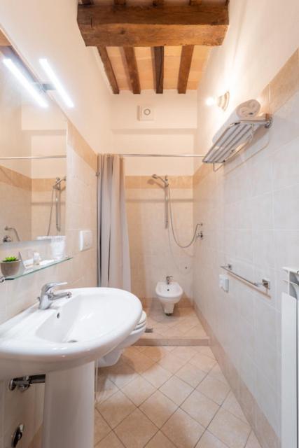Albergo La Loggia Di San Martino Gualdo Tadino Εξωτερικό φωτογραφία